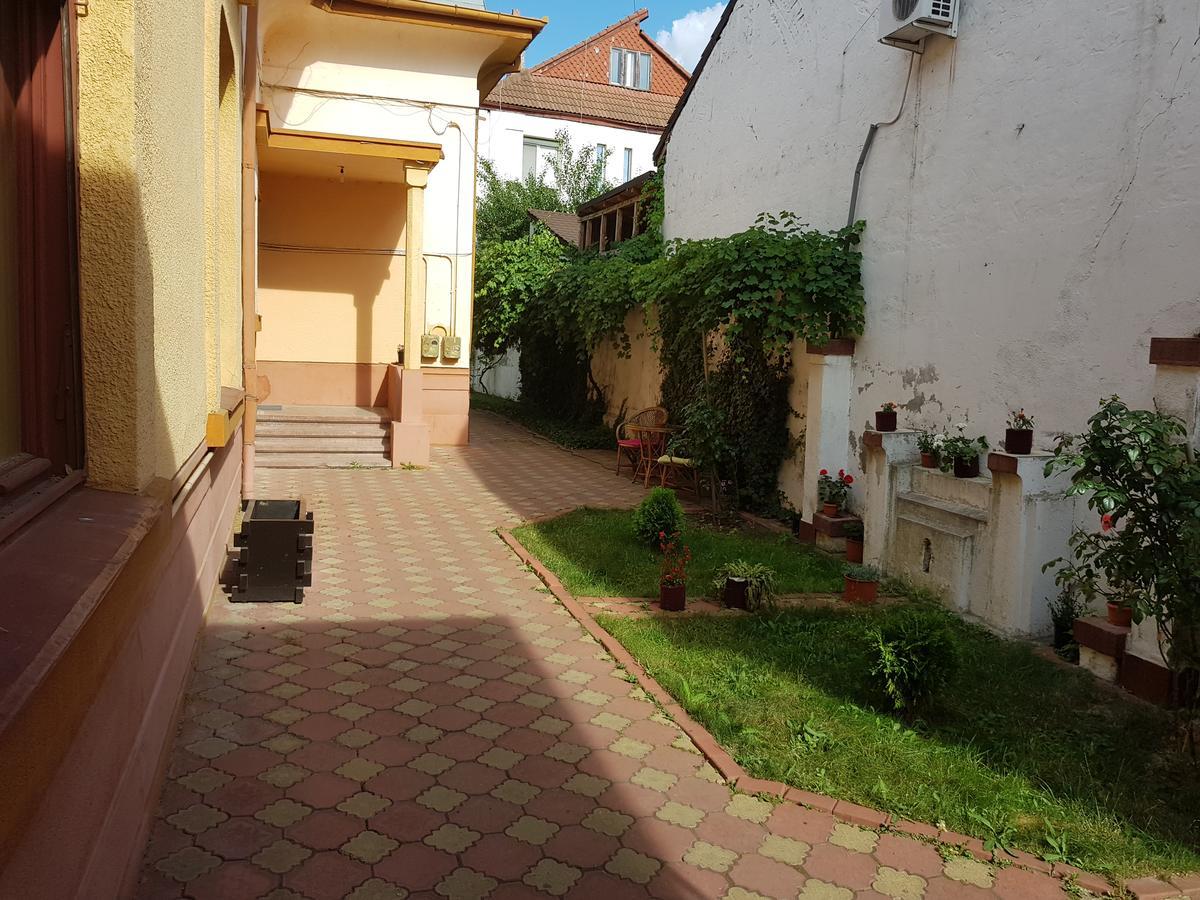 نزل كرايوفافي Casa Boiereasca المظهر الخارجي الصورة